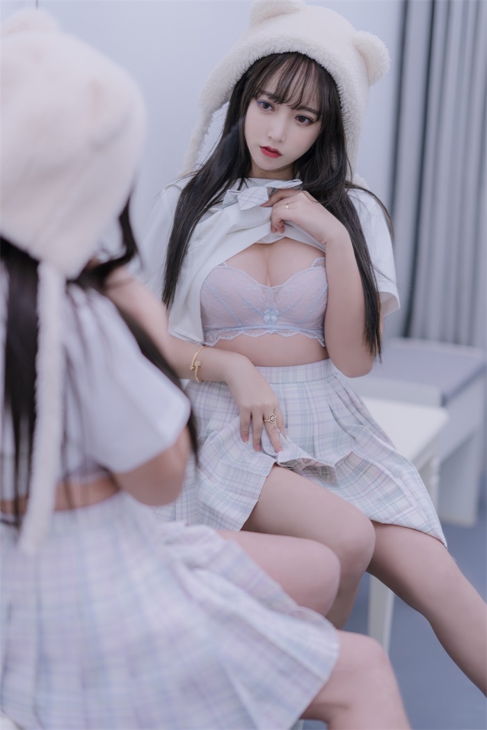 微博妹子@过期米线线喵 JK