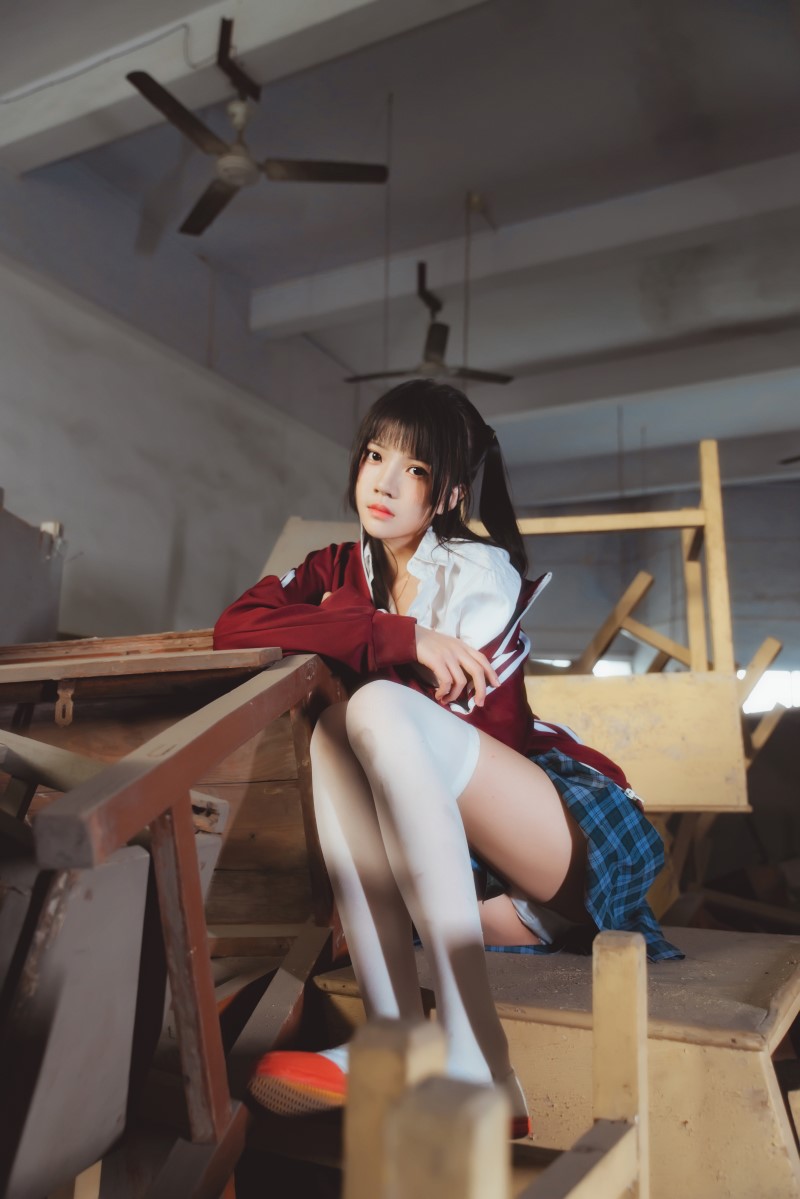 Coser@桜桃喵-废弃教室