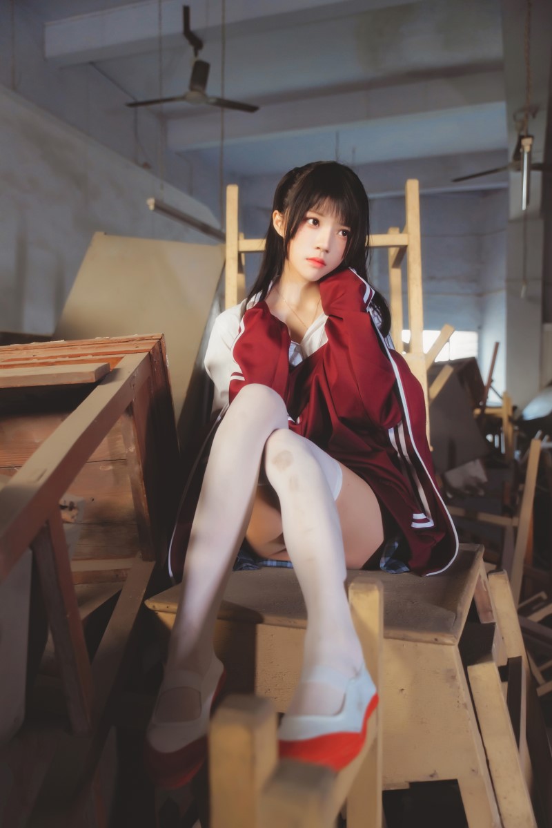 Coser@桜桃喵-废弃教室