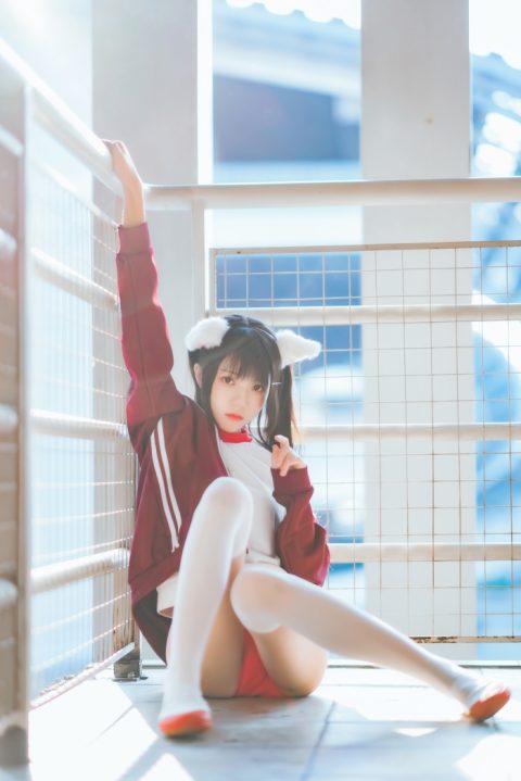 动漫Coser@桜桃喵 – 红色体操服