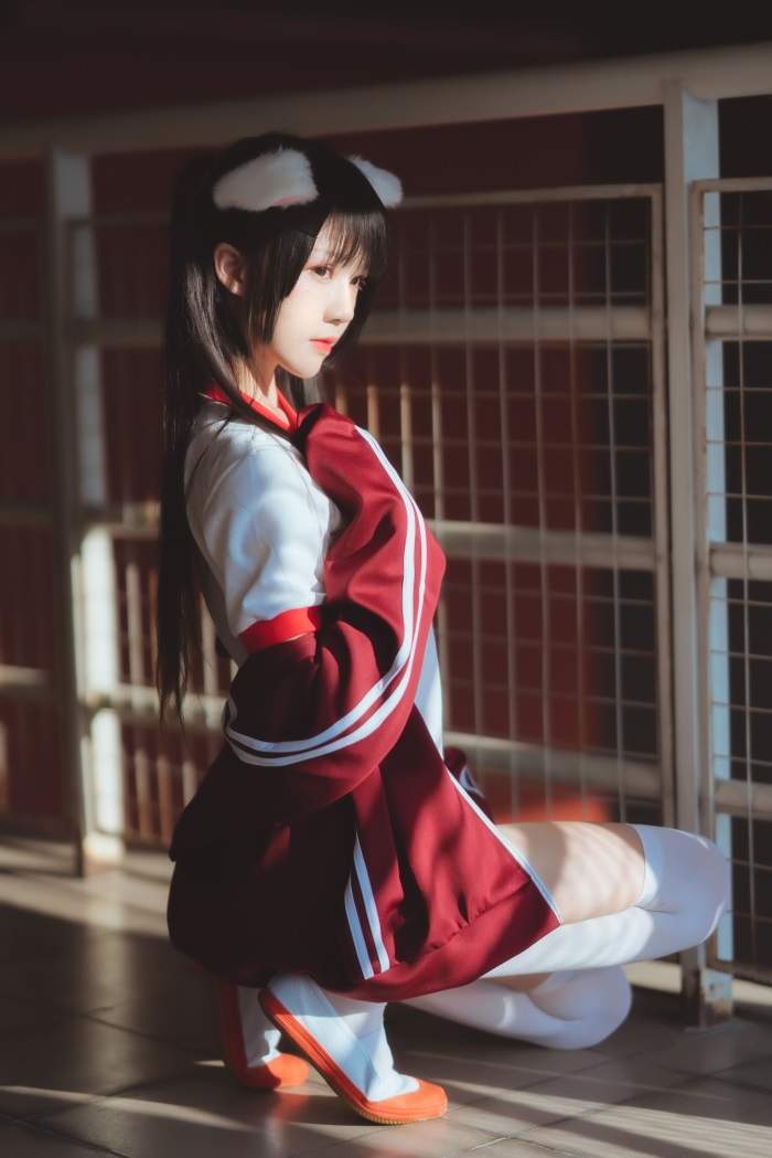 动漫Coser@桜桃喵 – 红色体操服