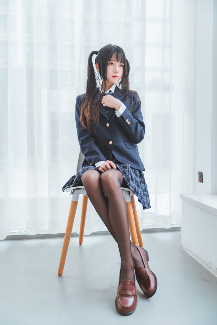 Coser@桜桃喵 – 冬季制服丝秀