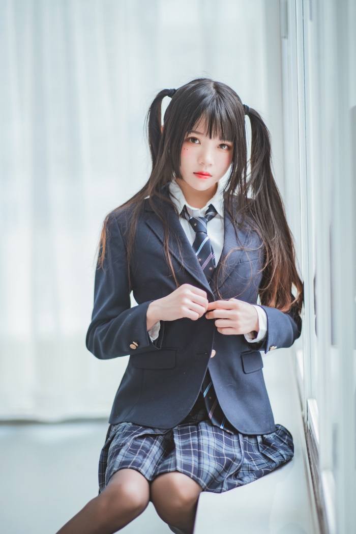 Coser@桜桃喵 – 冬季制服丝秀