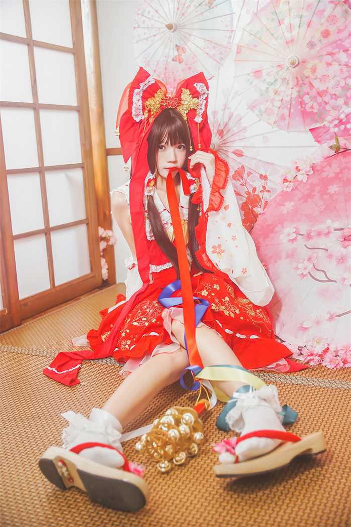 萝利风COS 桜桃喵 – 灵梦／新年快乐