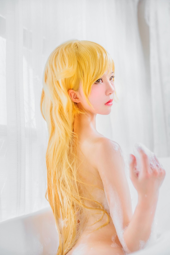萝利风COS 桜桃喵 – 浴缸里的泡沫浴