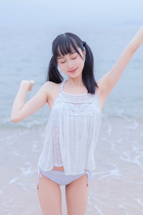 木绵绵OwO – 海边白色比基尼电子版