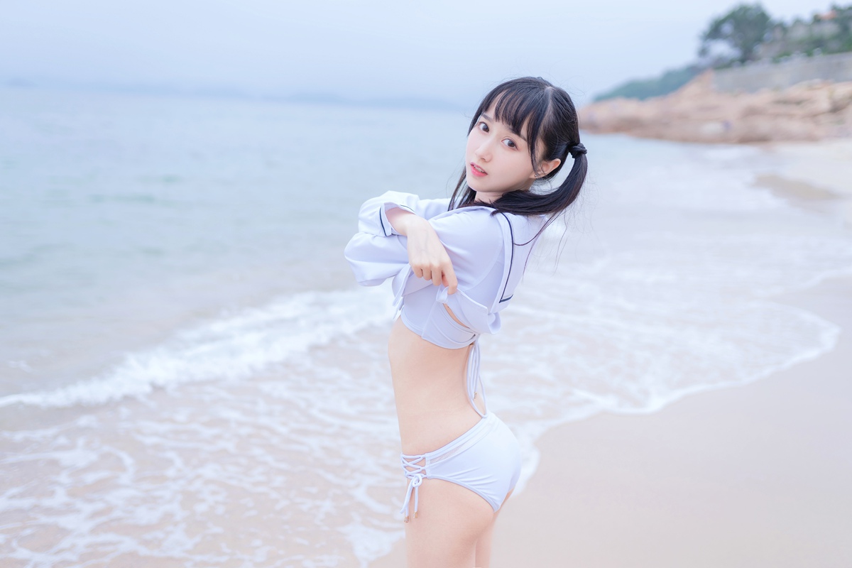 木绵绵OwO – 海边白色比基尼电子版
