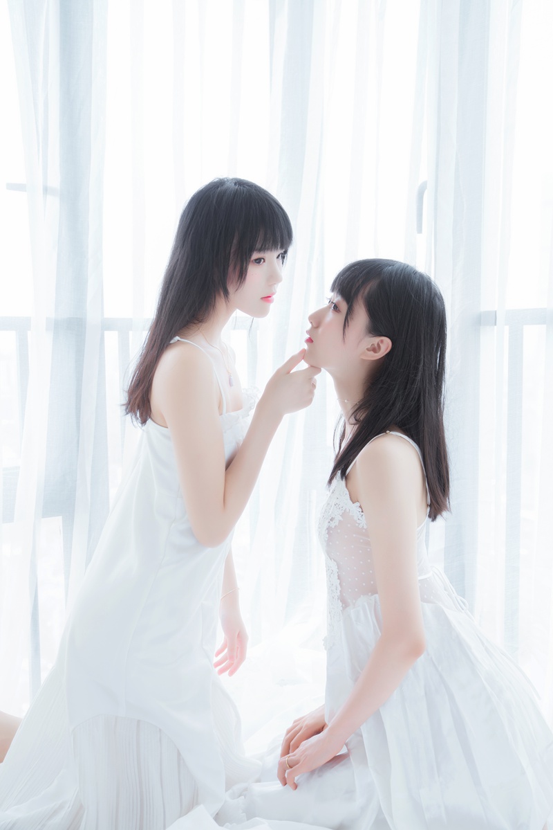桜桃喵&木绵绵 – 朝(白裙×白裙)