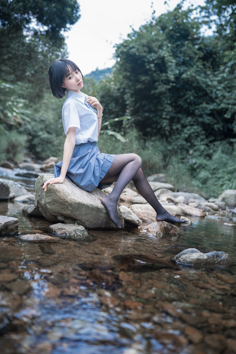 木绵绵 水色溪边制服