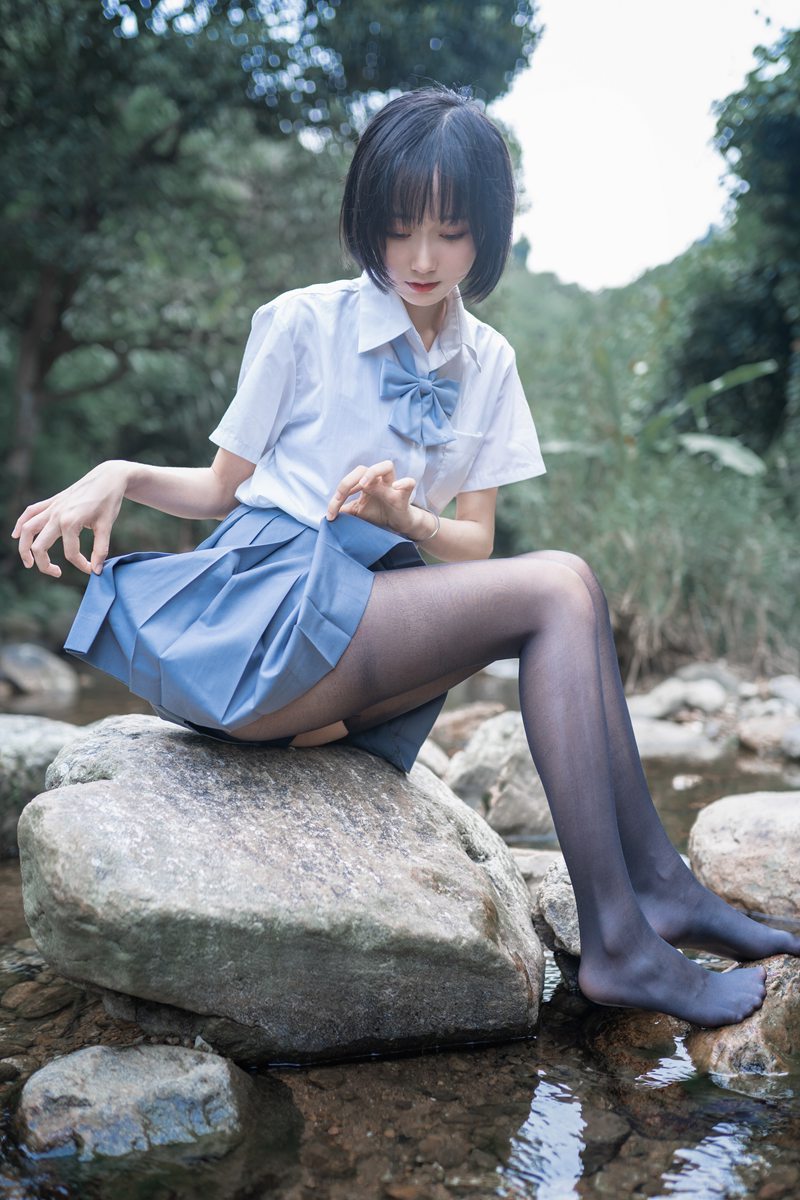 木绵绵 水色溪边制服