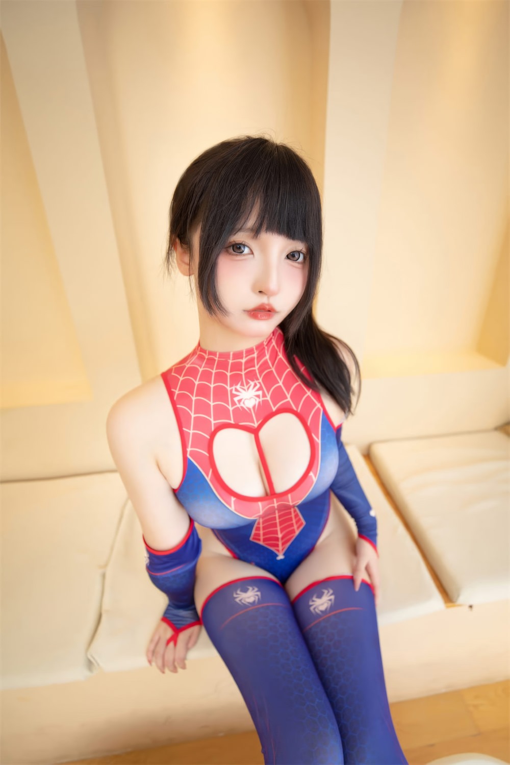 神楽坂真冬写真《蜘蛛女王》