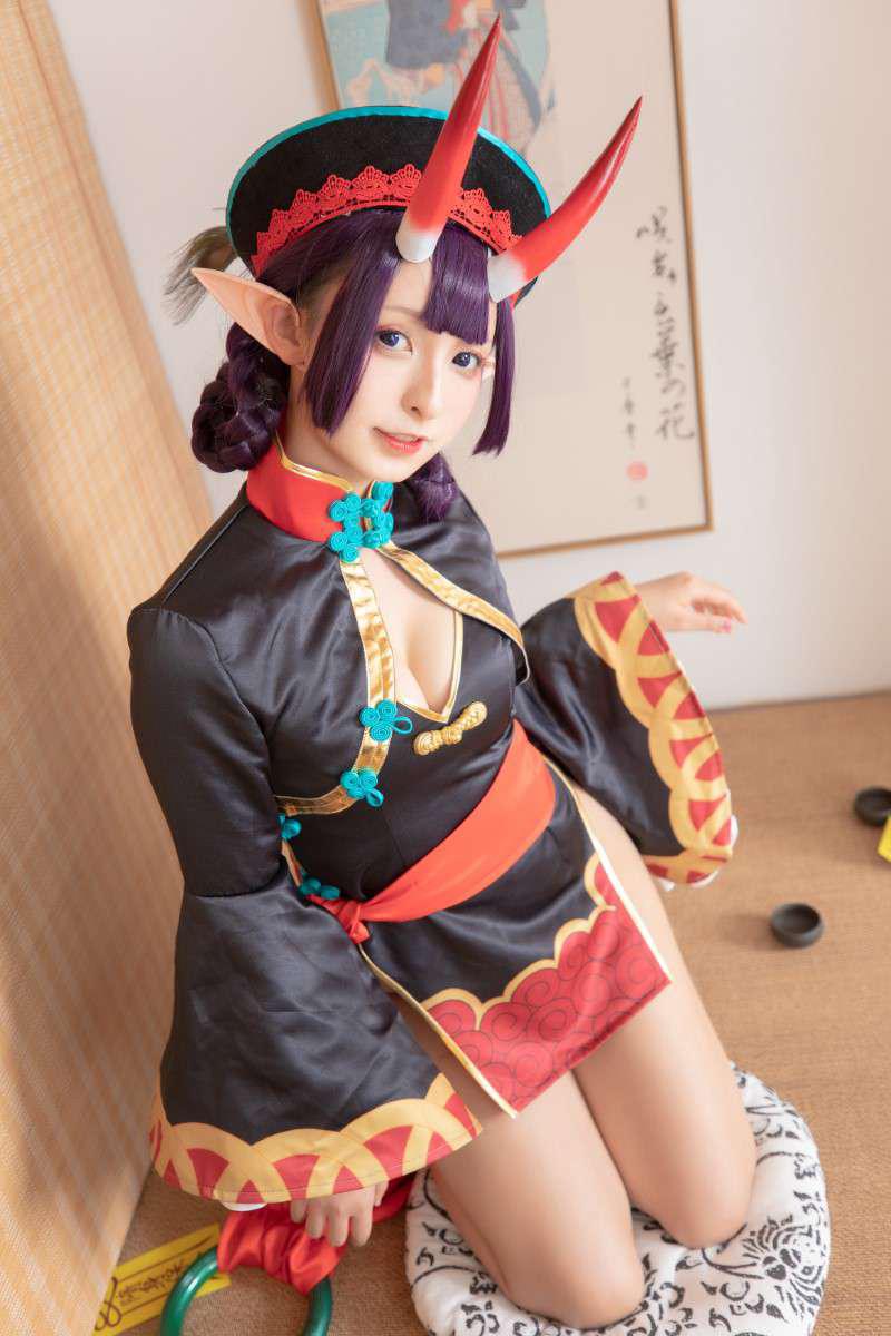 神楽坂真冬写真《果実の酒気》酒吞cos