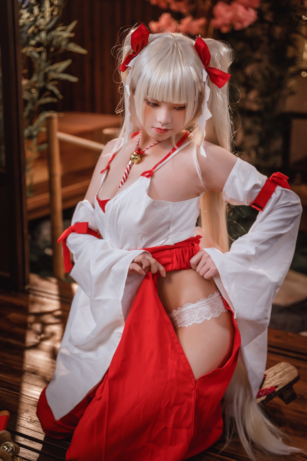 蜜汁猫裘 可畏巫女