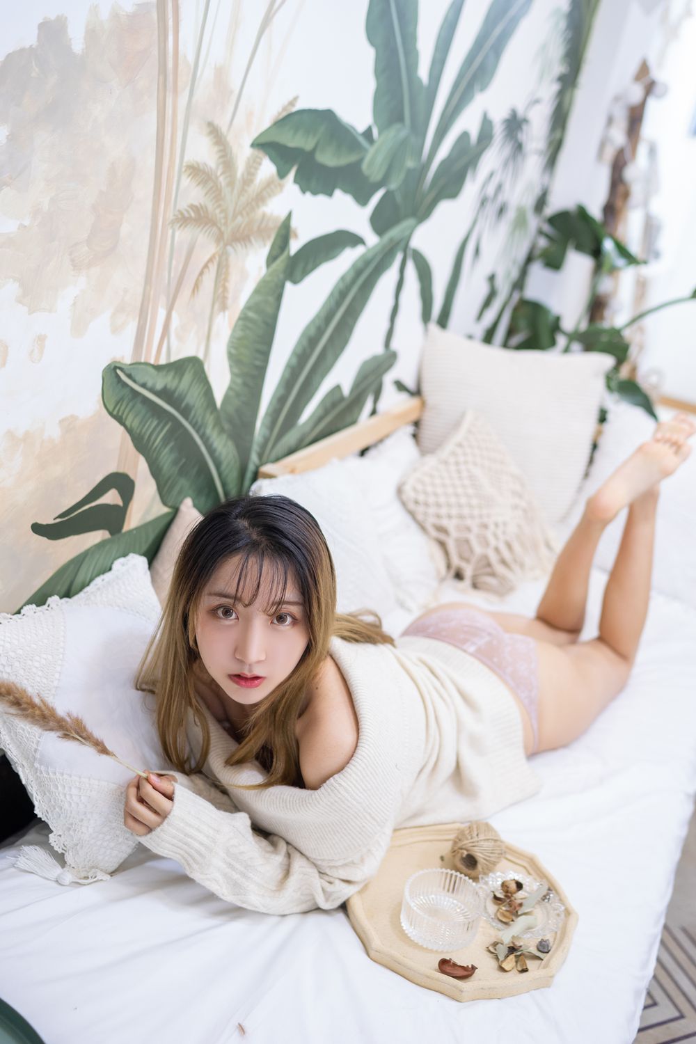 黑川- 年上彼女 白色毛衣