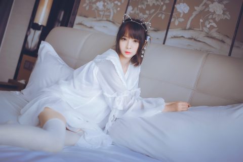 疯猫ss 白色睡衣