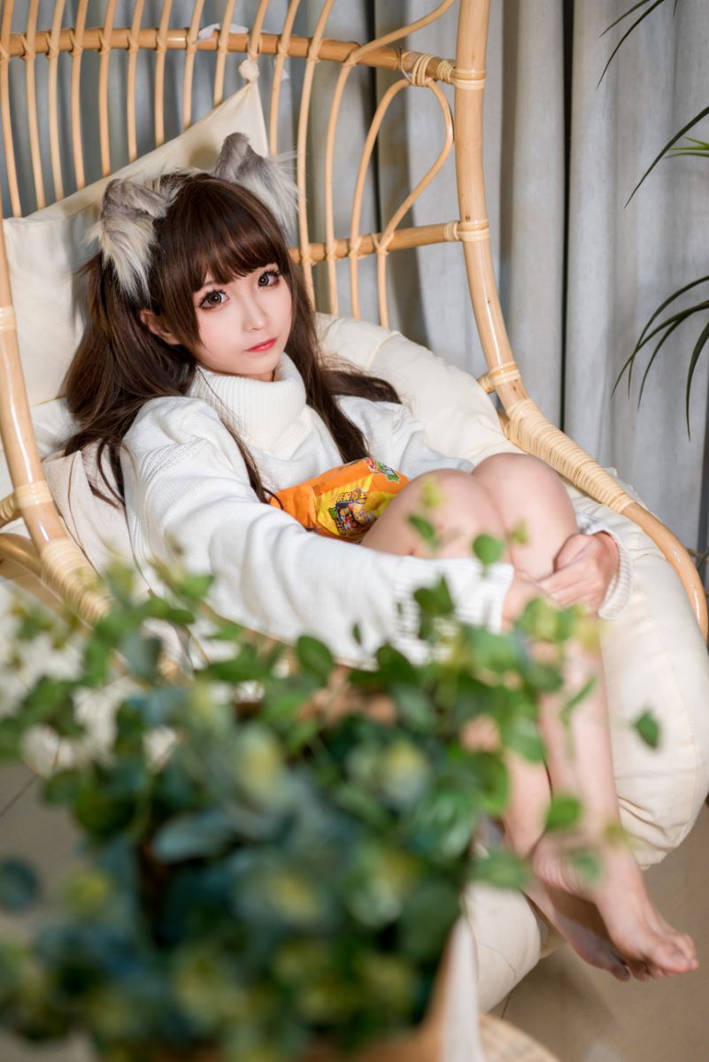 蠢沫沫 白毛衣
