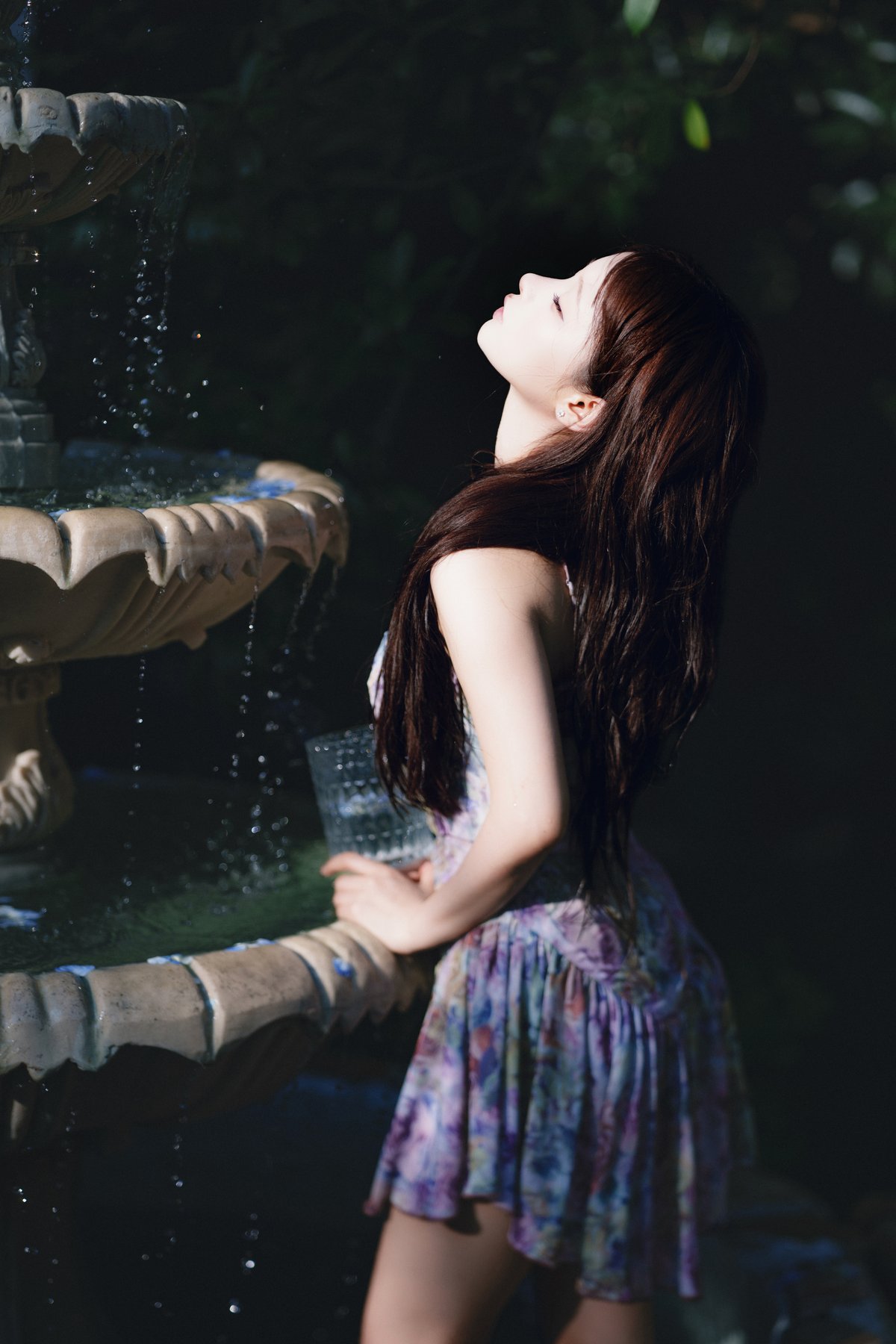 蠢沫沫 水池碎花裙