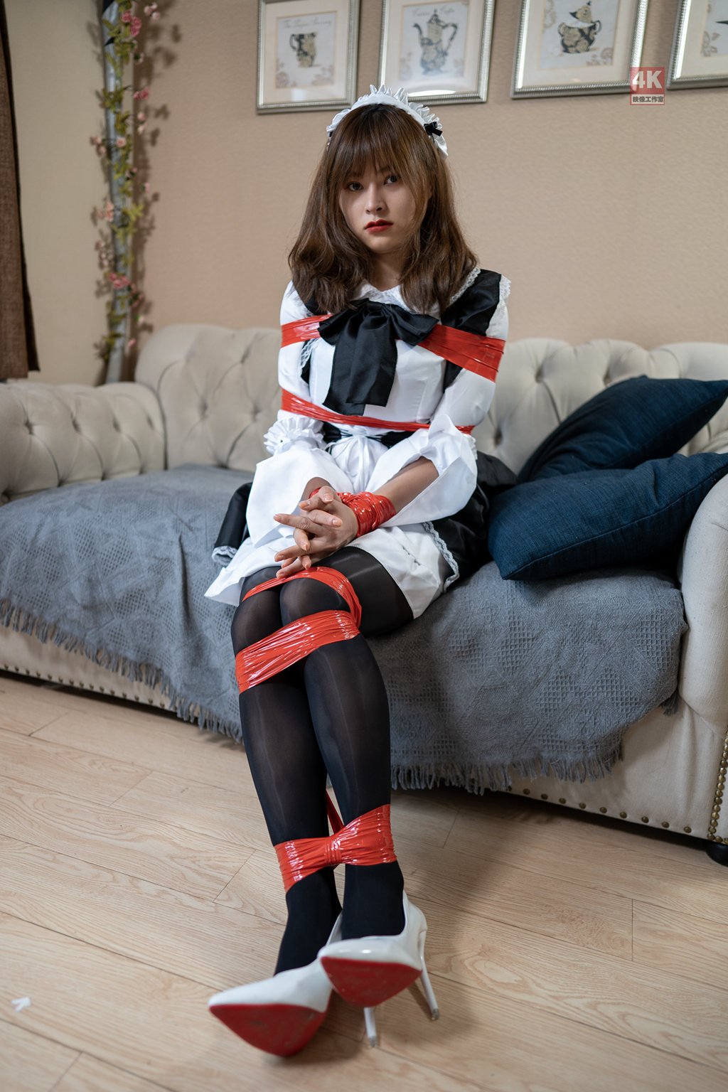 《女仆与红胶带》奈奈