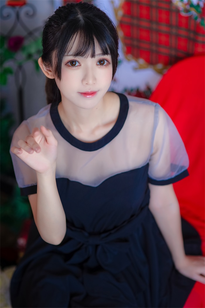 鳗鱼霏儿 – 加藤惠 礼服