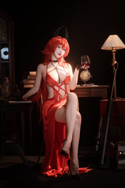 面饼仙儿 Nikke 小红帽礼服