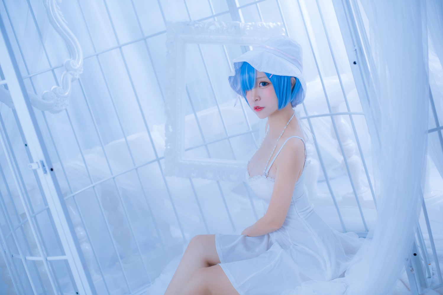 二佐Nisa 雷姆白裙