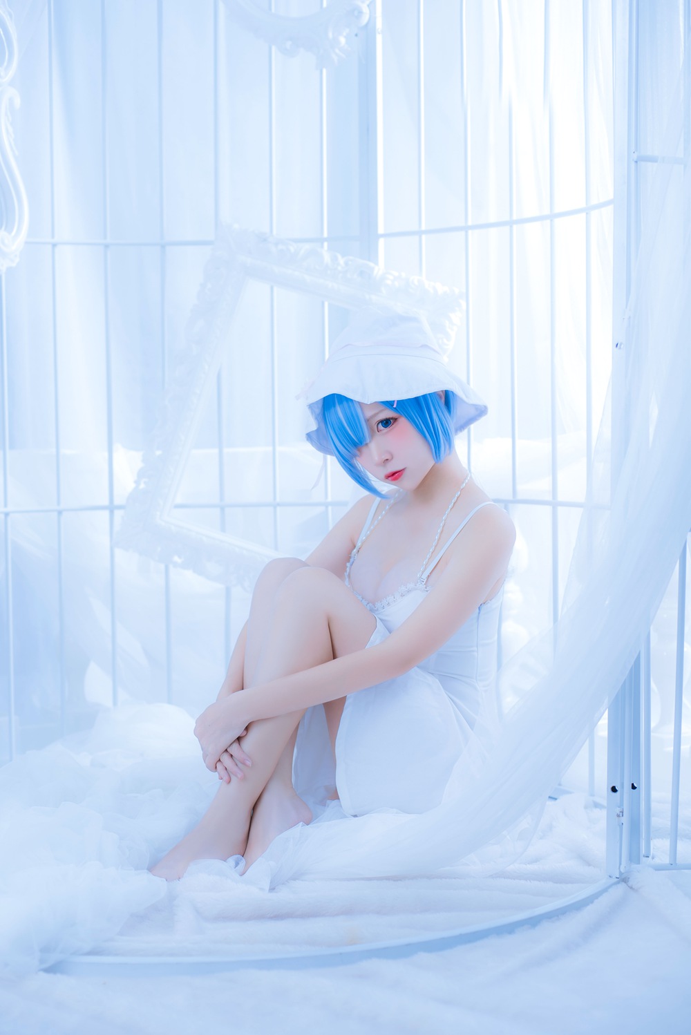 二佐Nisa 雷姆白裙