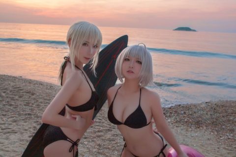 半半子&索索 海边泳装