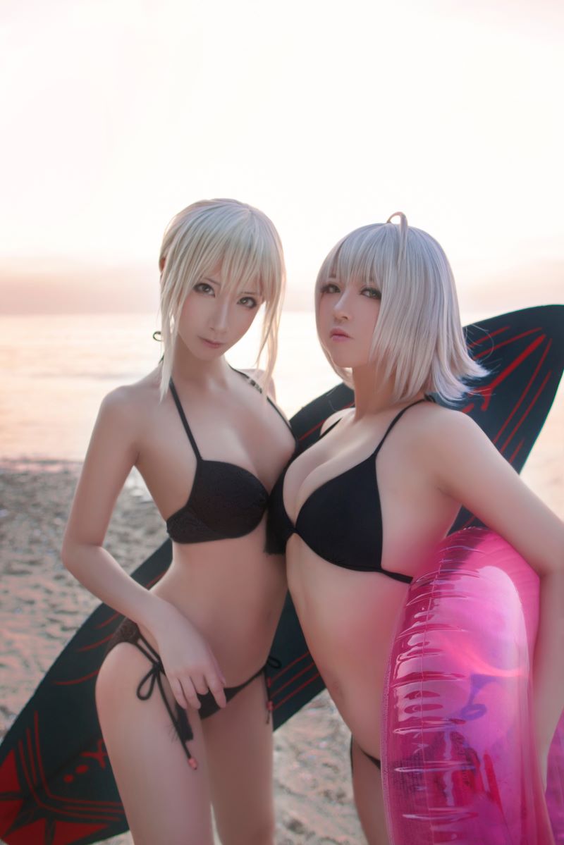 半半子&索索 海边泳装