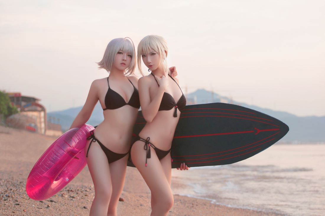 半半子&索索 海边泳装