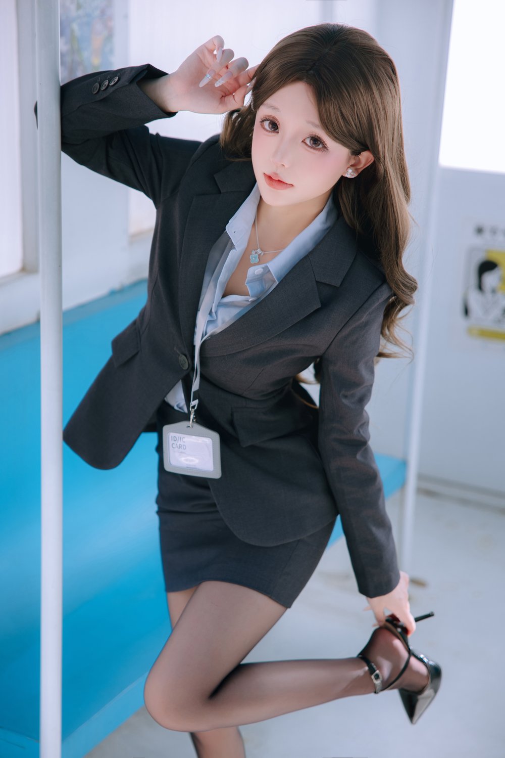 日奈娇 电车上班族