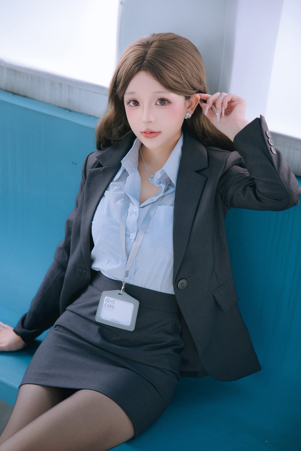 日奈娇 电车上班族