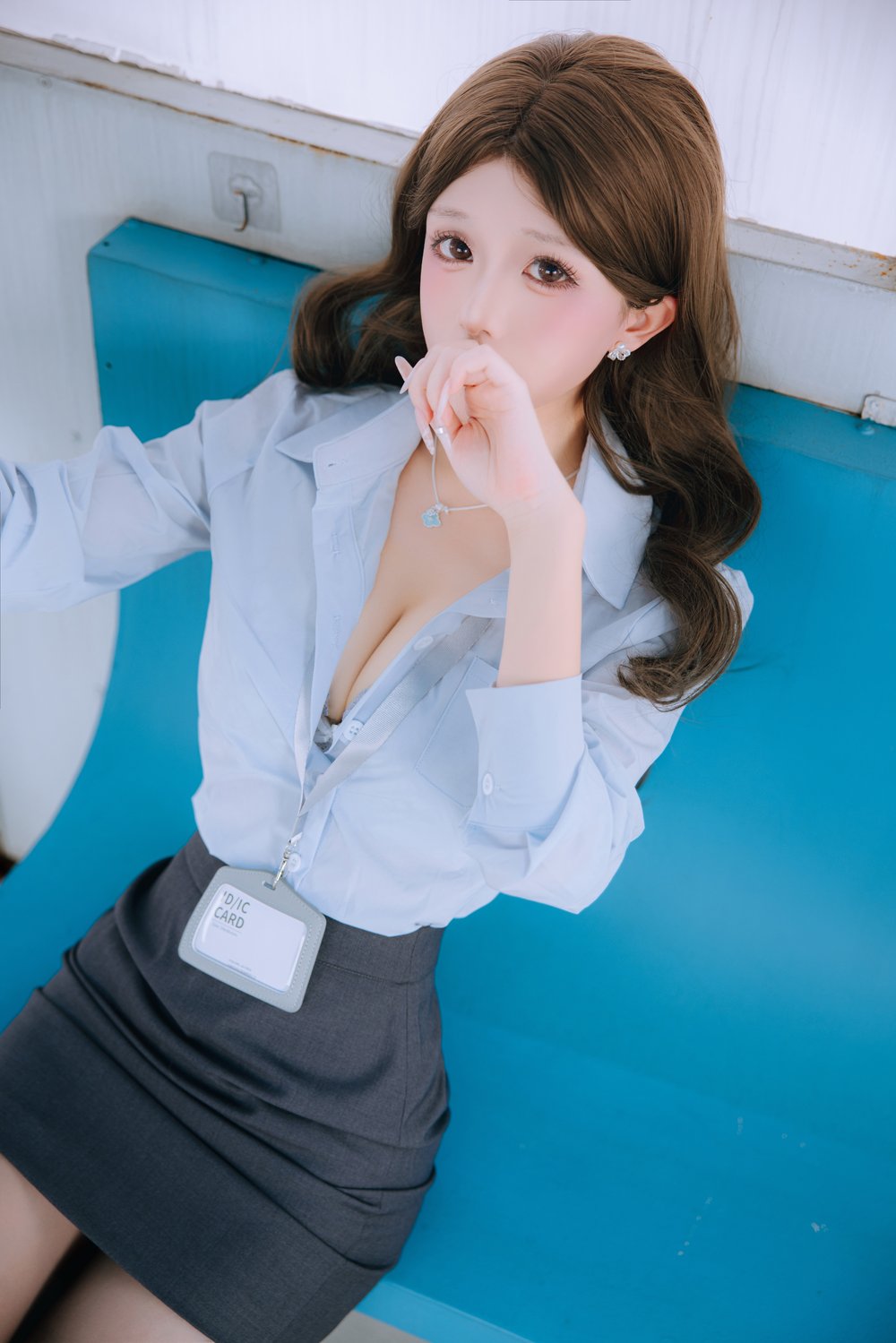 日奈娇 电车上班族