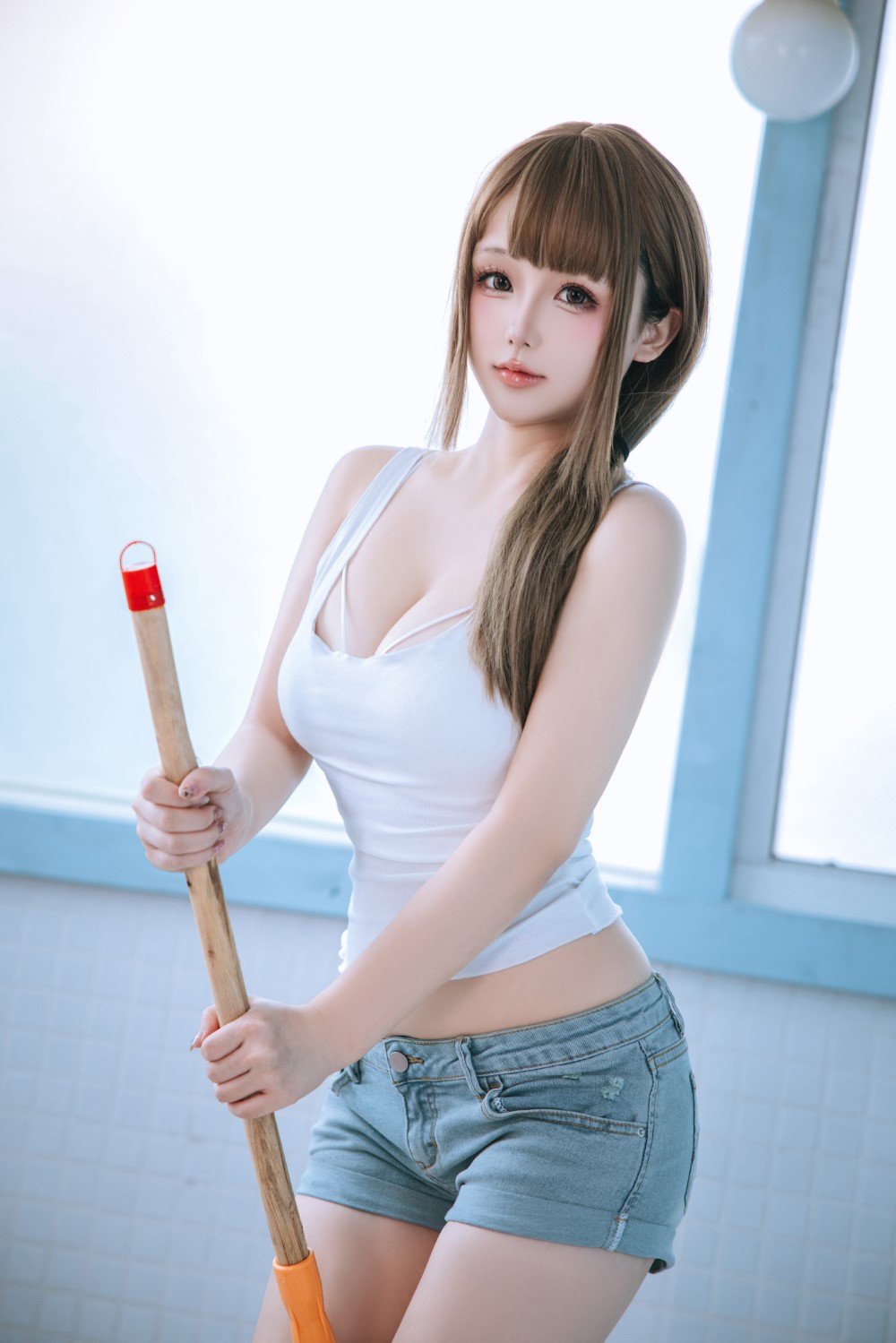 日奈娇 男浴室保洁员
