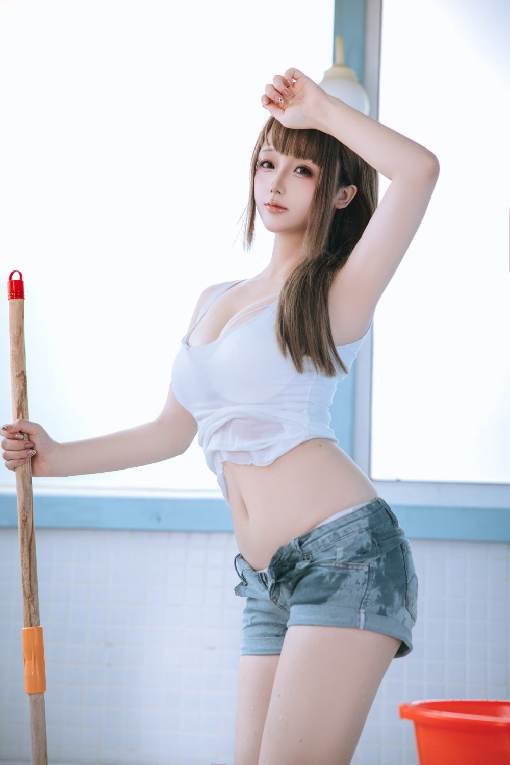 日奈娇 男浴室保洁员