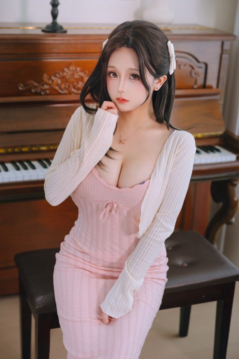 日奈娇 钢琴老师