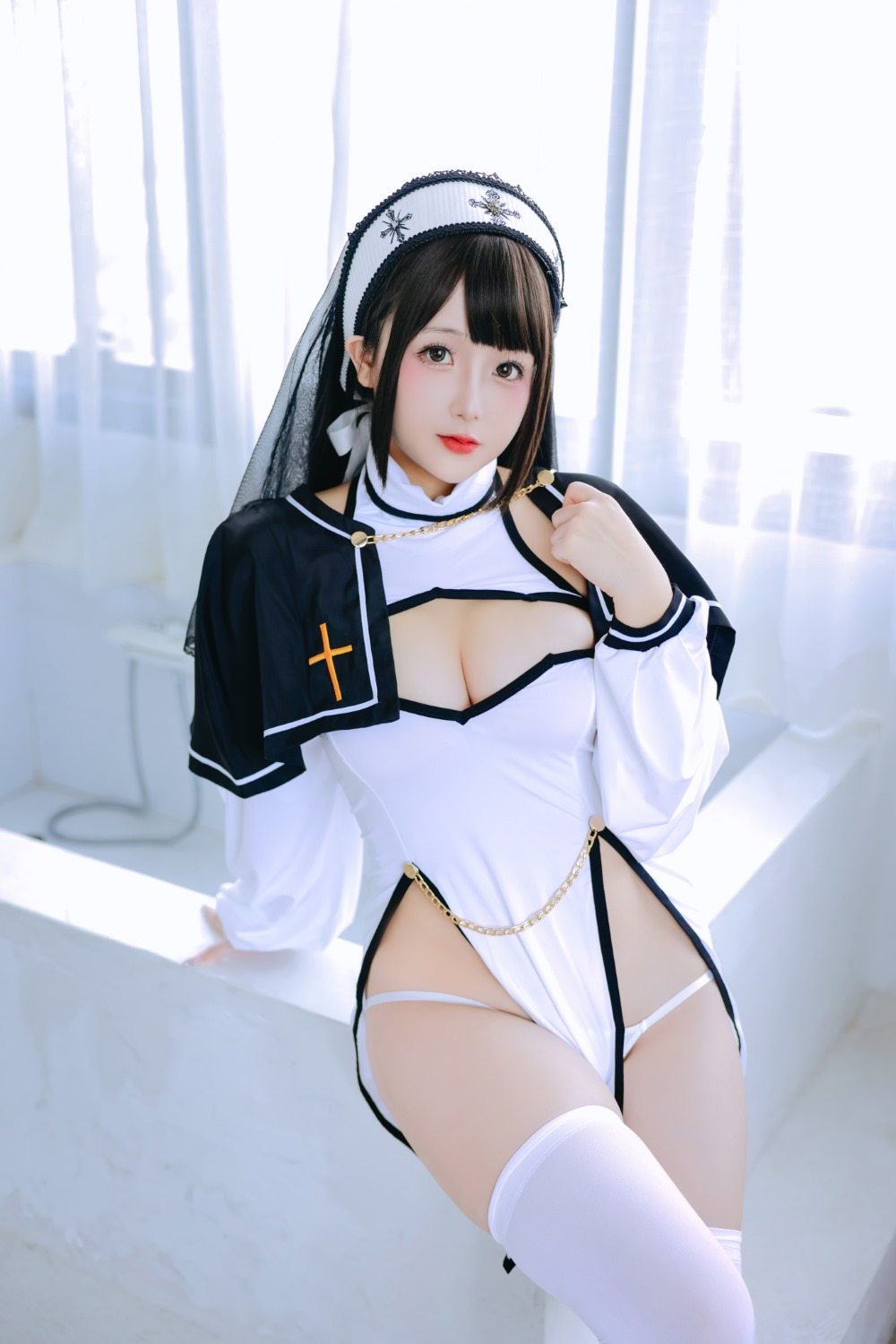 日奈娇 圣洁修女