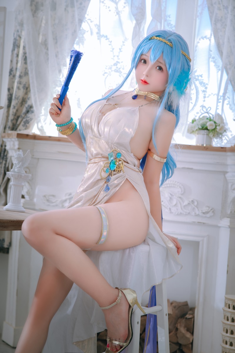 日奈娇 海伦礼服