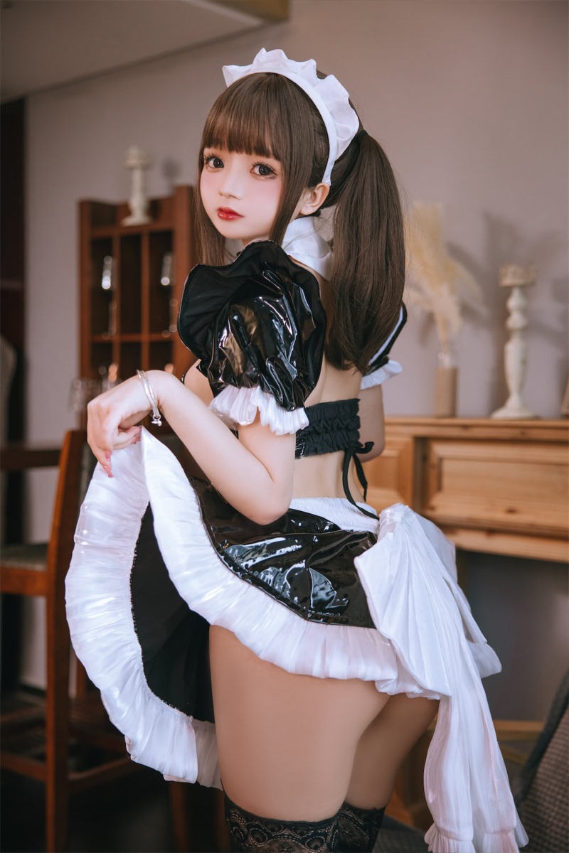 日奈娇 皮质女仆