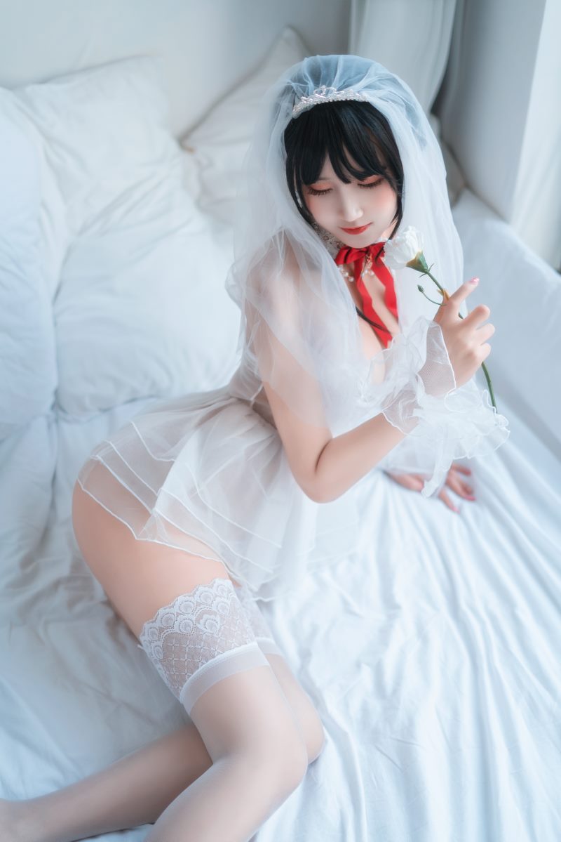 三度_69 婚纱孔雀翎