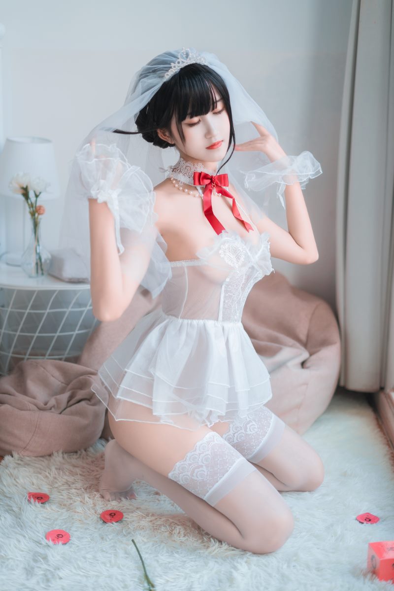 三度_69 婚纱孔雀翎