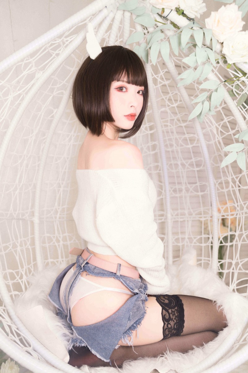清水由乃 白色毛衣