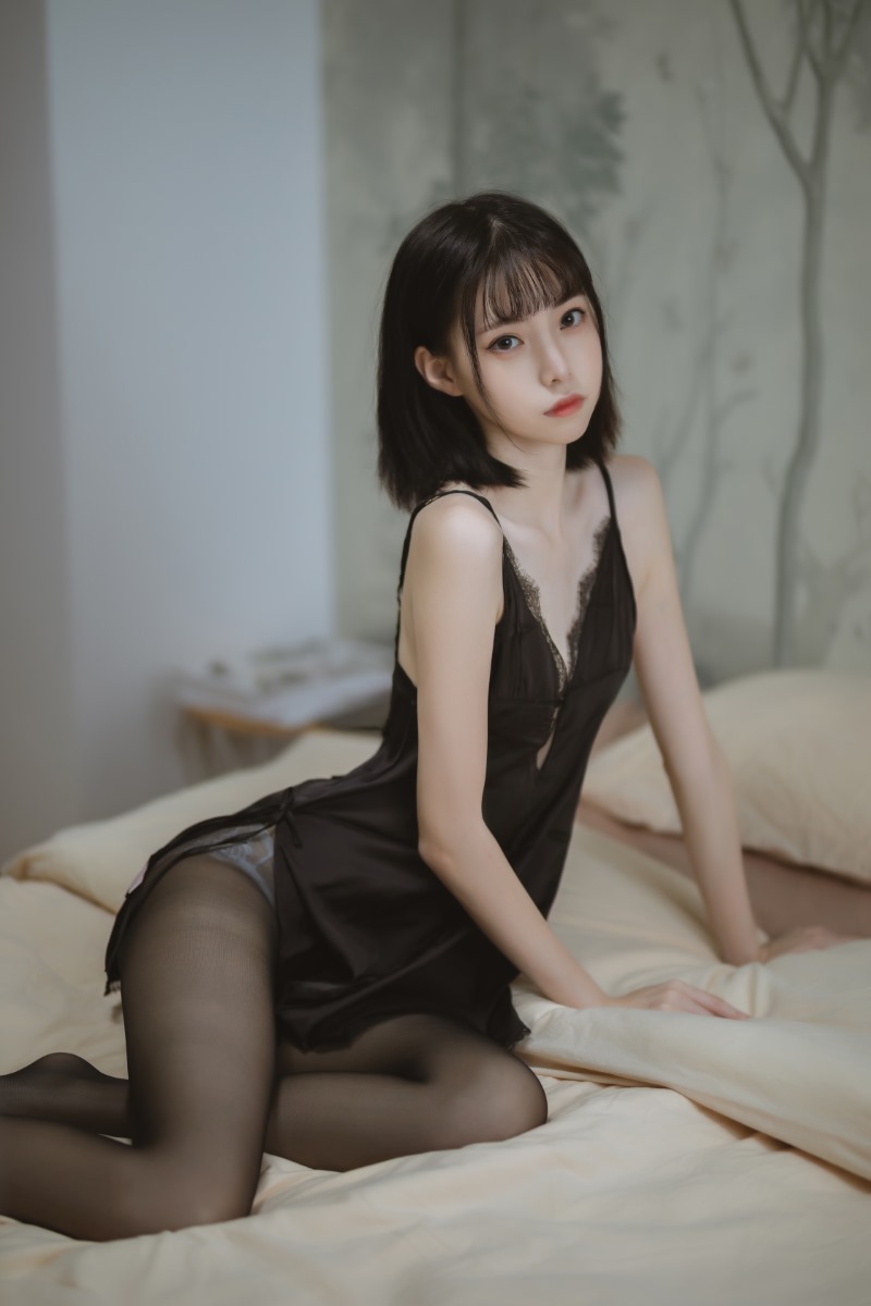 许岚LAN 黑色蕾丝睡衣