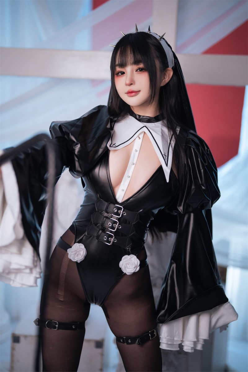 桜井宁宁 皮衣修女